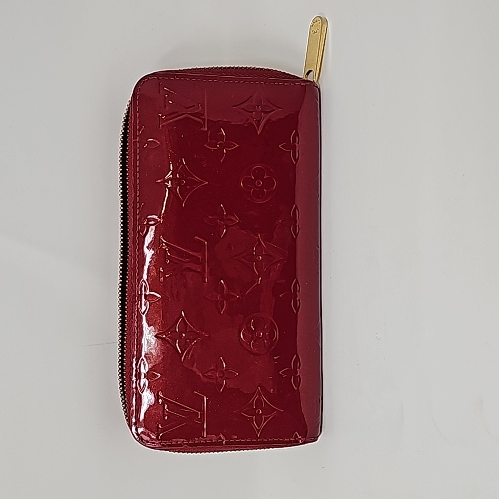 Louis Vuitton Vernis Red Wallet